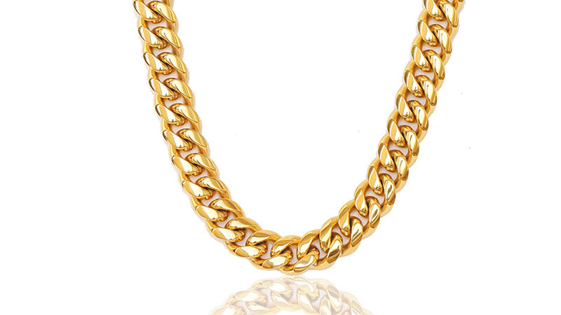 Choose a heavier Cuban link chain with a stronger clasp to ensure reliability.