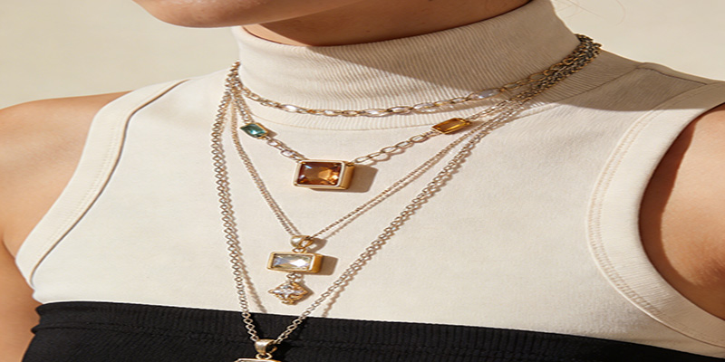 According to our experts, layering your necklace needs attention to detail for those attention-grabbing looks.