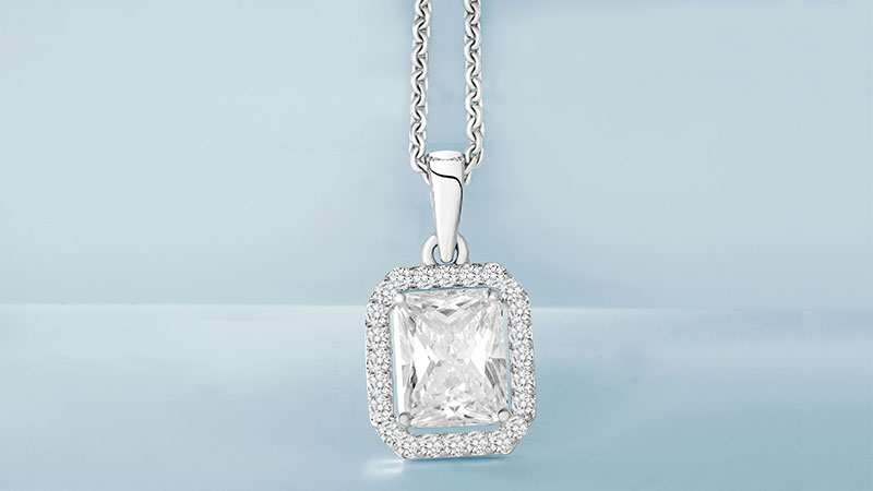 Moissanite can enhance the overall fire of the gemstone, making each flash more vivid.