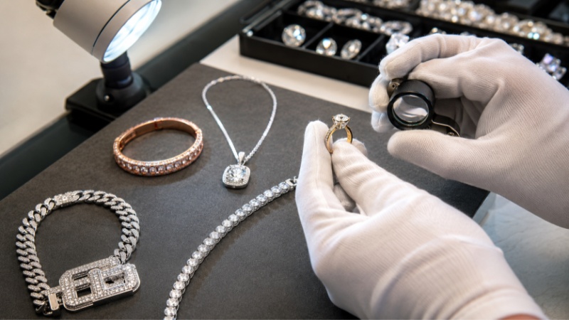Stone-set 925 silver jewelry also needs clear specifications before bulk production