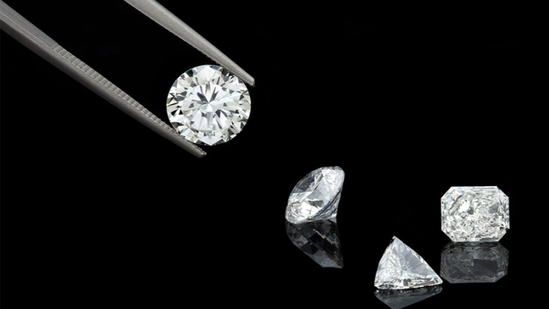 Moissanite ranks high on the Mohs hardness scale. It’s very hard and scratch-resistant, so it's perfect for everyday wear.