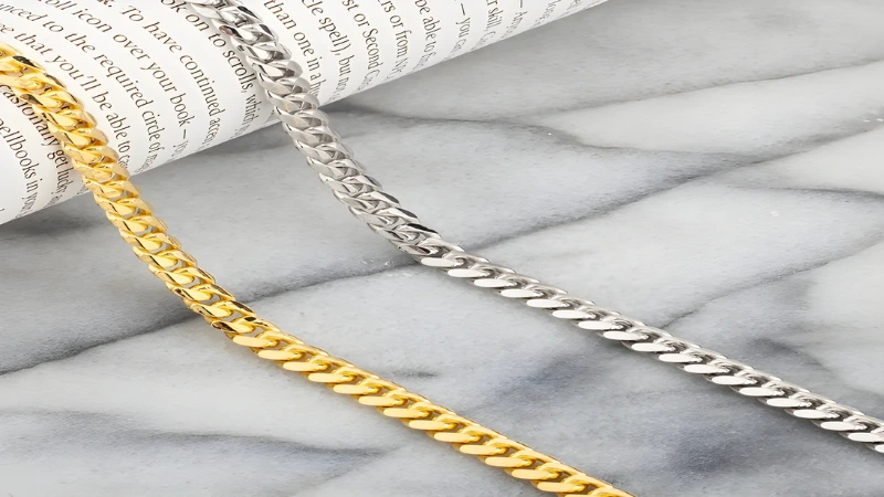 In fashion world and in jewelry items Cuban link chains are well knower for their designs,