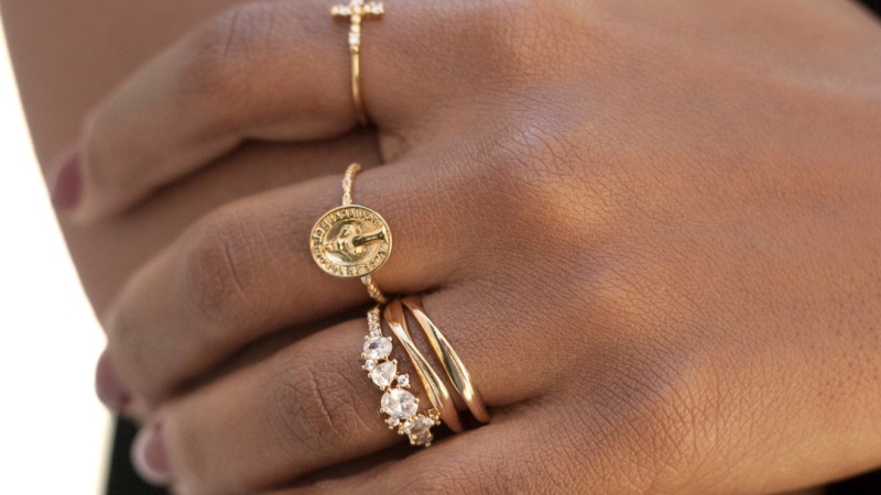 That’s why your jewelry or earrings sometimes only cause problems when you exercise.