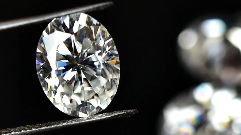 Eye Clean and Slightly Included: When to Prioritize Clarity