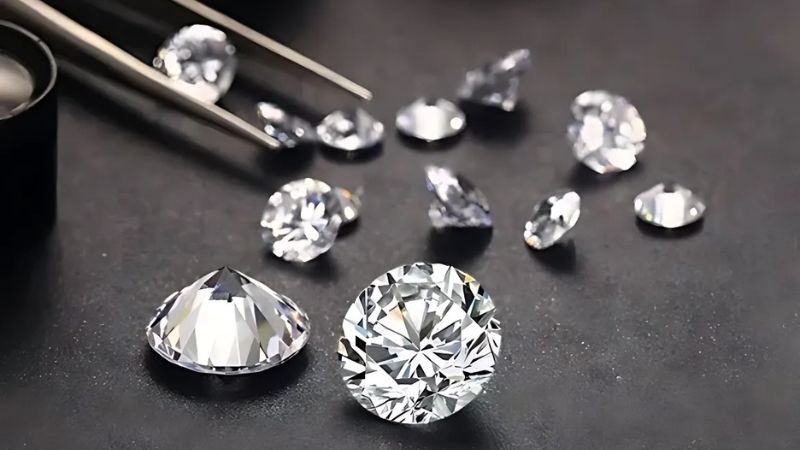 How Professionals Detect Fake Diamonds: Chemical and Physical Properties