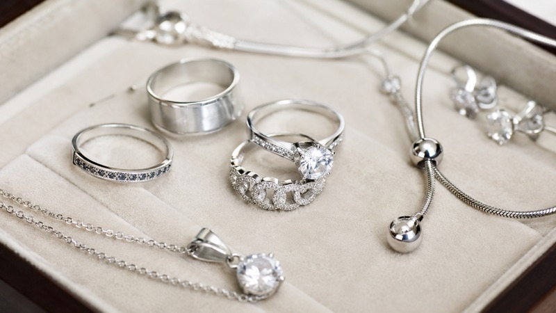 In this guide, we’ll explain what 925 sterling silver really means