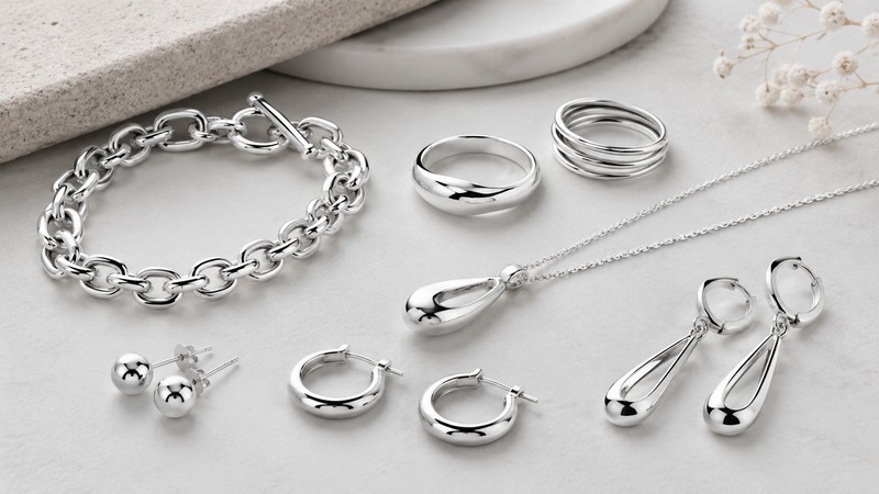 Sterling silver is a silver alloy made with 92.5% pure silver and 7.5% other metals, usually copper.