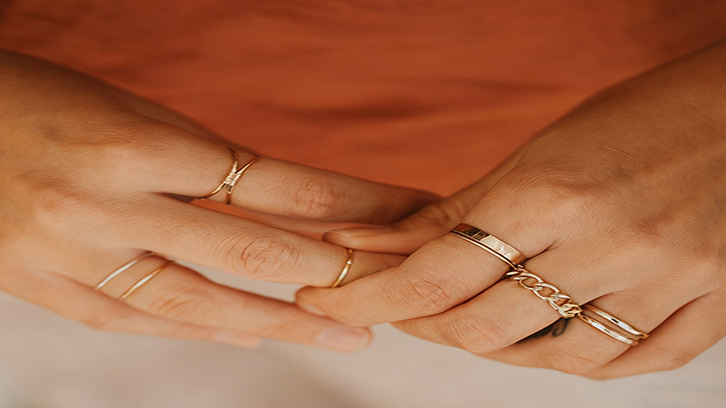 Minimalist divorce ring