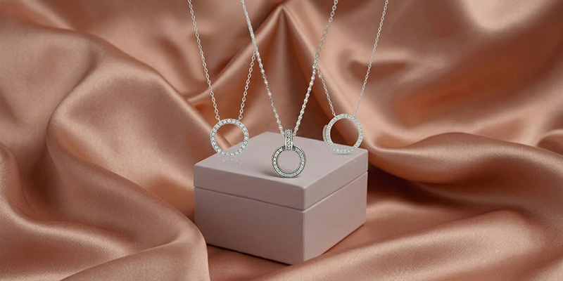 The pendant with a circular shape is one of the best-selling necklaces for retailers in 2026.