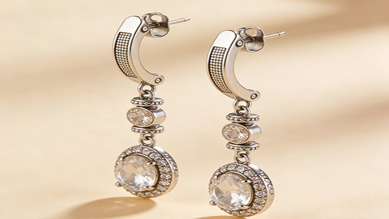 hese earrings come with convenient closures based on their length or weight. 