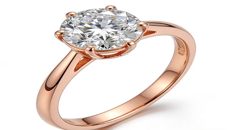 Rose gold also has a vintage feel, which appeals to couples looking for something special and unique.