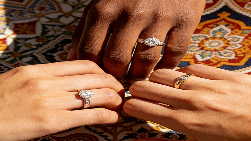 We will also walk you through some of the basic differences in engagement rings,