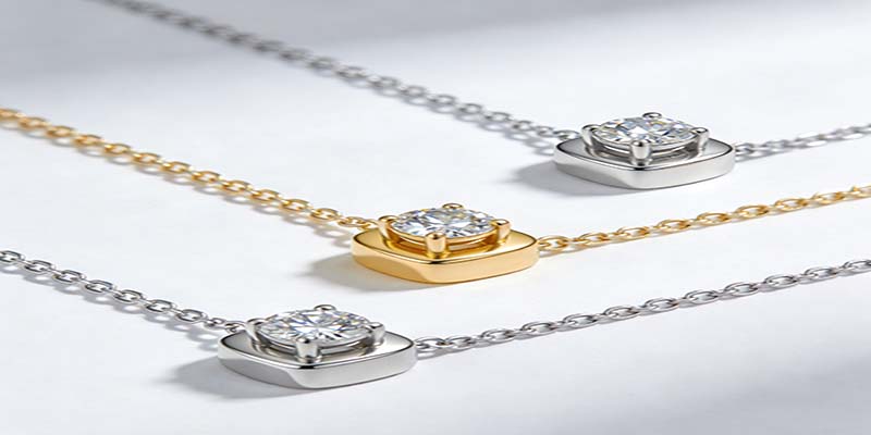 These diamonds can be 0.25 carat or 0.5 carat in gold, sterling silver or platinum settings.
