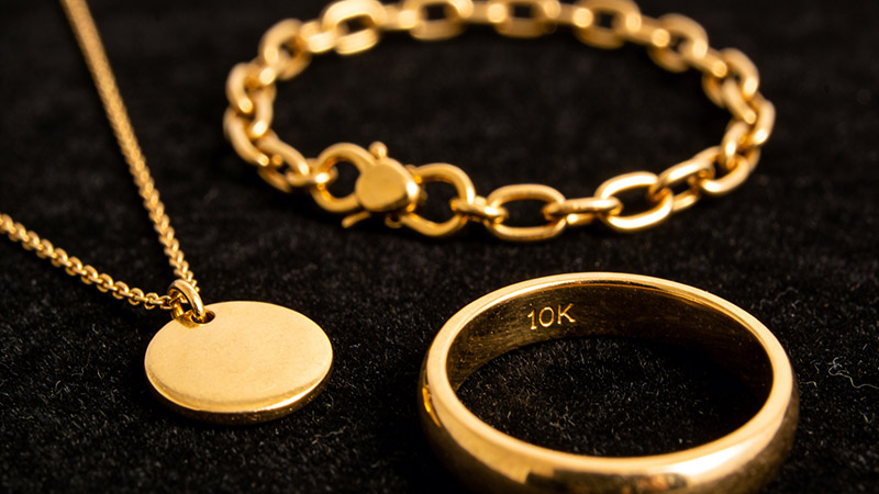 Another key advantage is its affordability. Since 10K gold contains a lower gold content, it is more budget-friendly. 